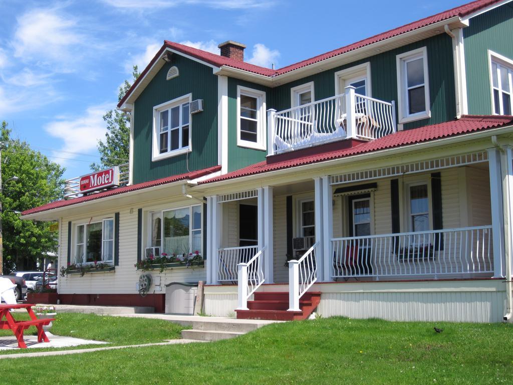 Motel Saint-Hilaire Мон-Сент-Илер Экстерьер фото